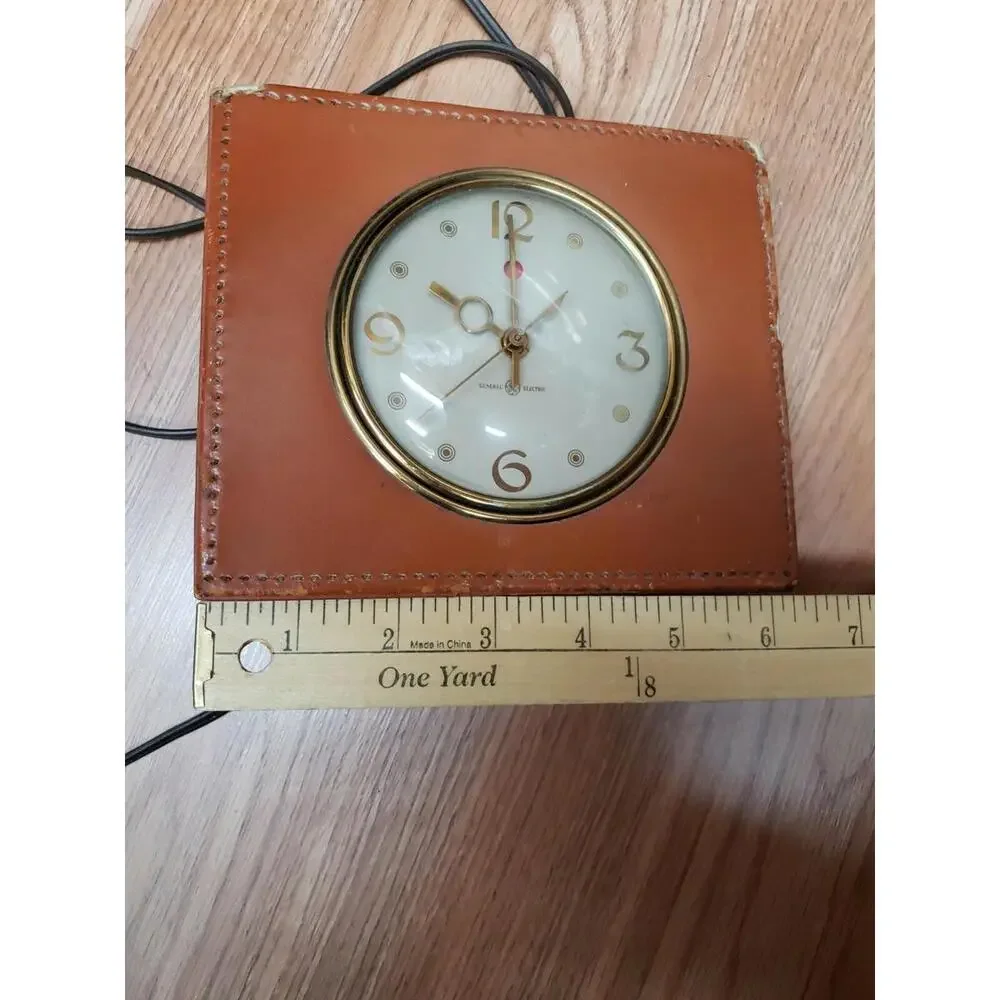 General Electric Alarm Clock 3H172 Style East INDIAN LAMBSKIN USA Made, Antique.